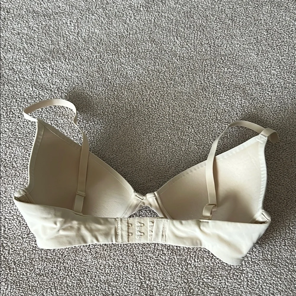 SKIMS - Demi Bra - Cream/Nude - Size 32 D (Could Fit B Cup or C Cup Wearers) - Picture 8 of 12